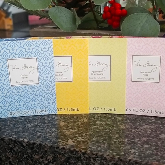 Vera Bradley Mini Cosmetic with Lotion Packettes - Picture 2 of 3